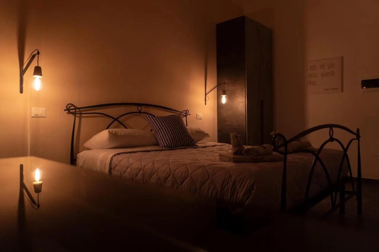 4 Balconi Rooms-Elements B&B Lecce Italia
