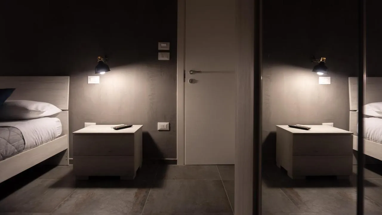4 Balconi Rooms-Elements B&B Lecce Bed & Breakfast