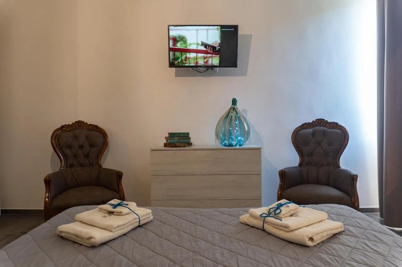 Bed & Breakfast 4 Balconi Rooms-Elements B&B Lecce Italy